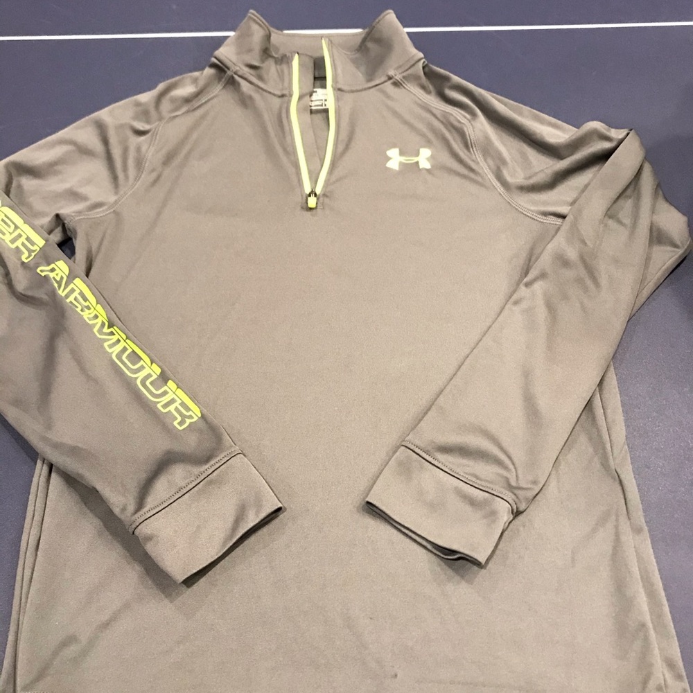 Boys UA qtr zip lightweight shirt
